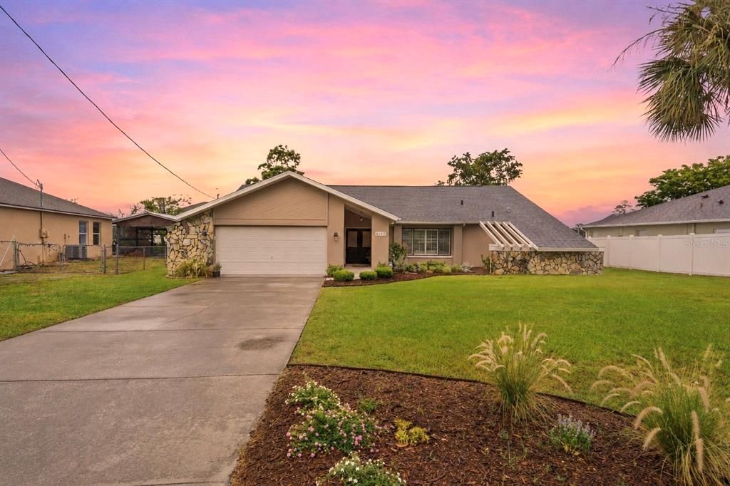 Active With Contract: $375,000 (3 beds, 2 baths, 1755 Square Feet)