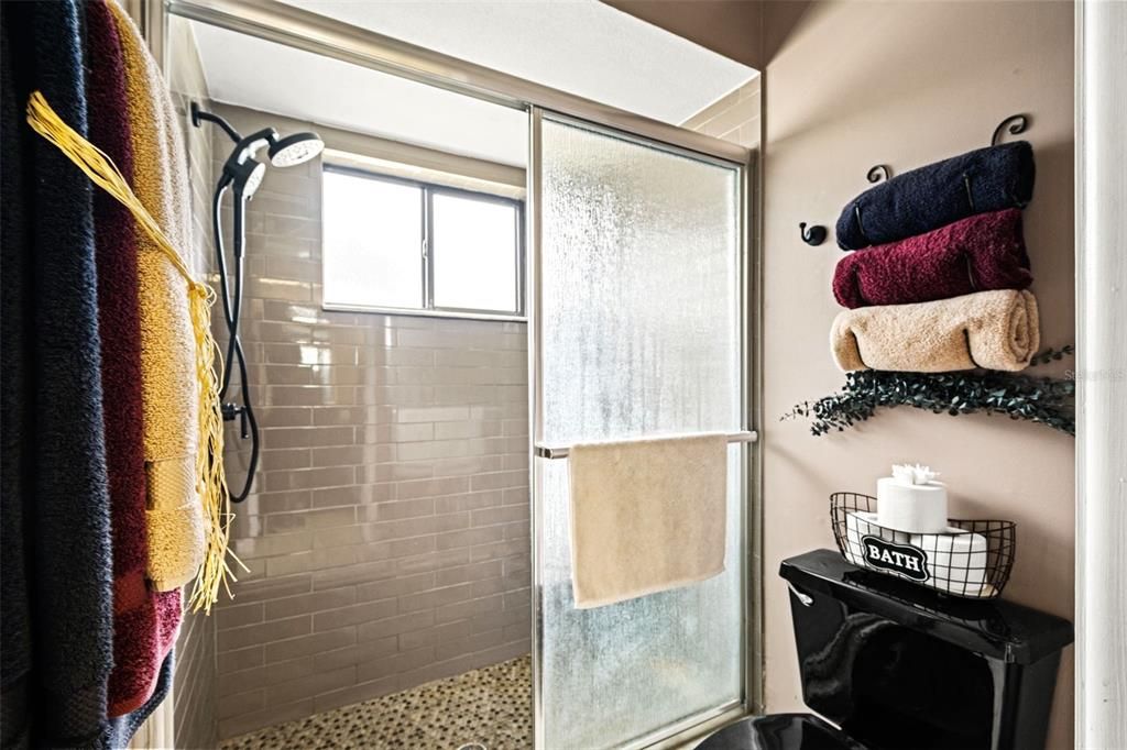 Active With Contract: $375,000 (3 beds, 2 baths, 1755 Square Feet)