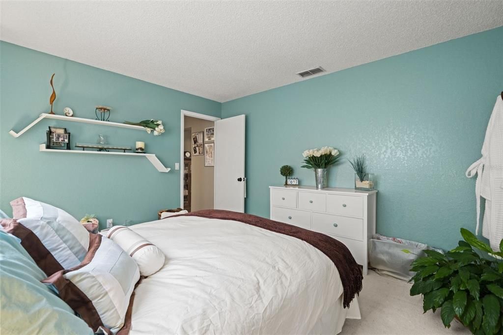 Active With Contract: $375,000 (3 beds, 2 baths, 1755 Square Feet)