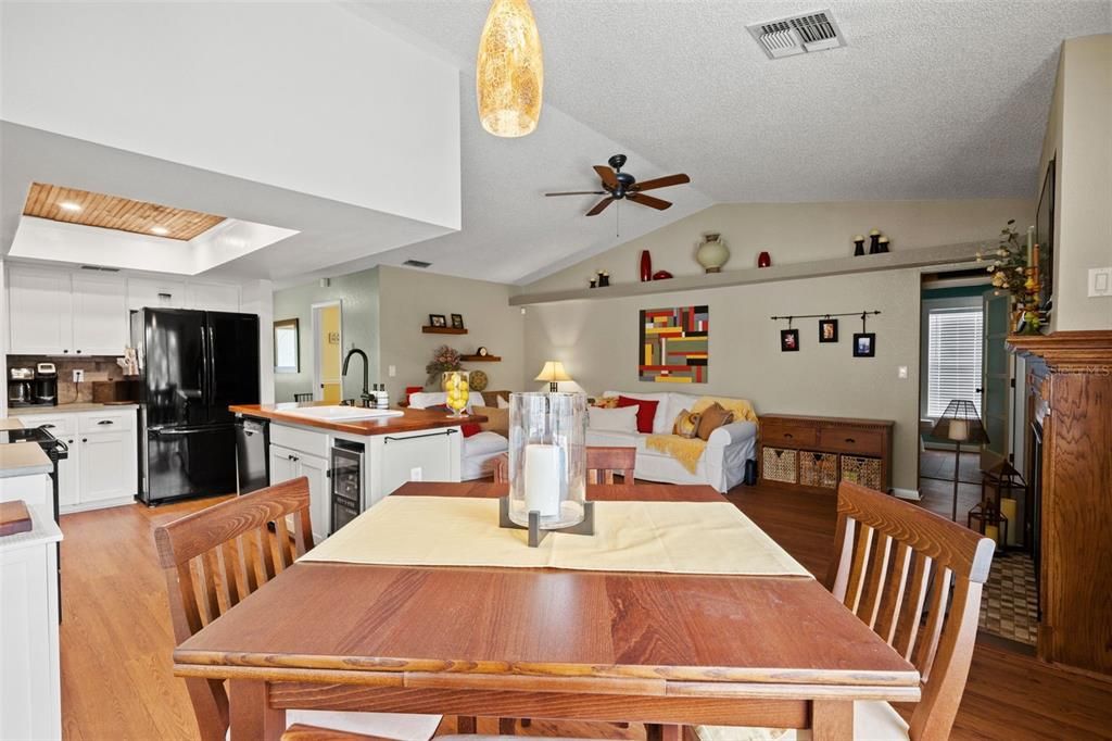 Active With Contract: $375,000 (3 beds, 2 baths, 1755 Square Feet)