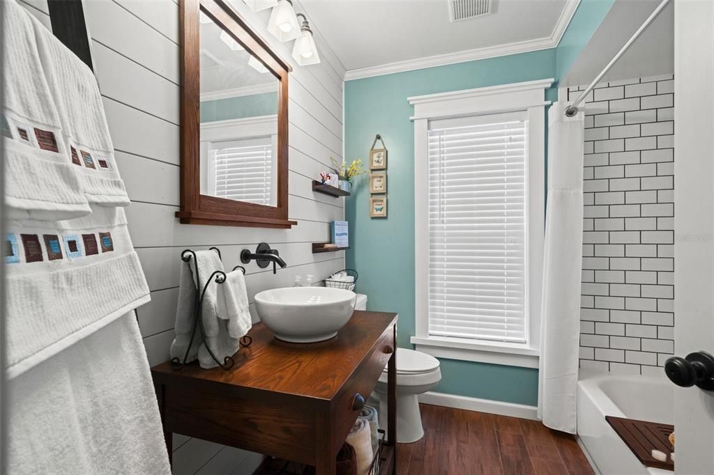 Active With Contract: $375,000 (3 beds, 2 baths, 1755 Square Feet)