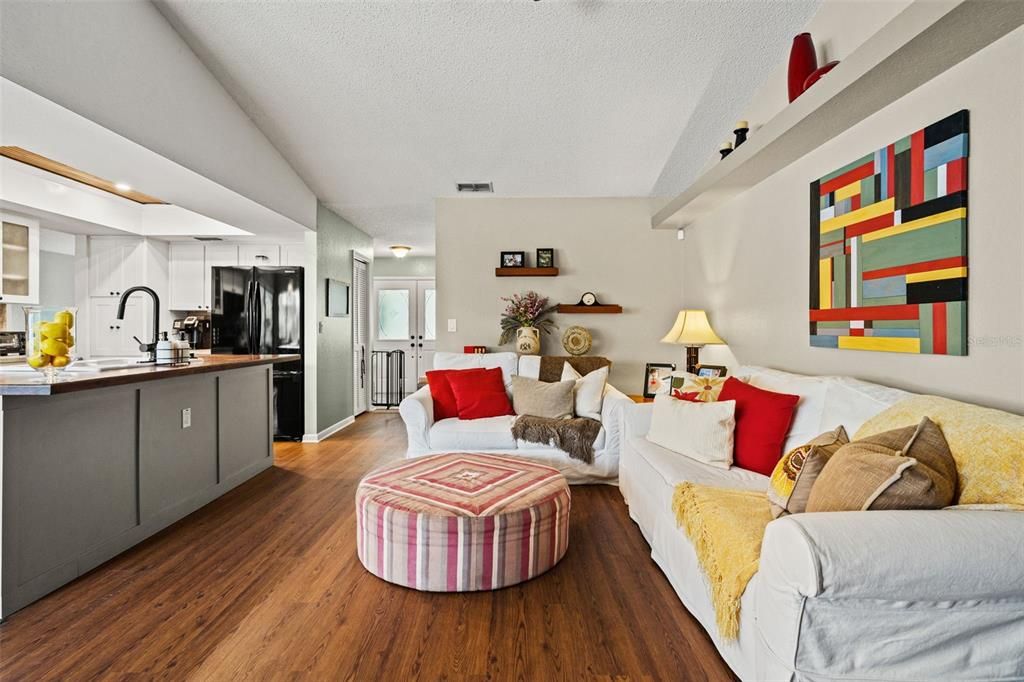 Active With Contract: $375,000 (3 beds, 2 baths, 1755 Square Feet)