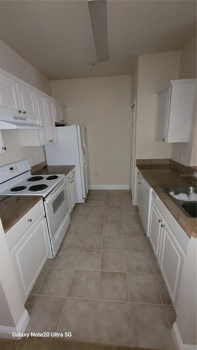 В аренду: $1,600 (1 спален, 1 ванн, 942 Квадратных фут)