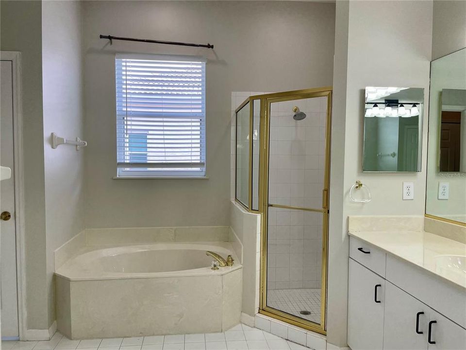 En Venta: $420,000 (3 camas, 2 baños, 1872 Pies cuadrados)
