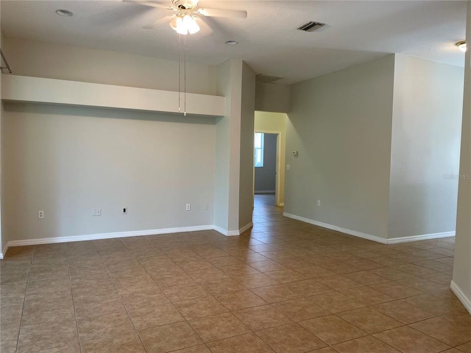 En Venta: $420,000 (3 camas, 2 baños, 1872 Pies cuadrados)