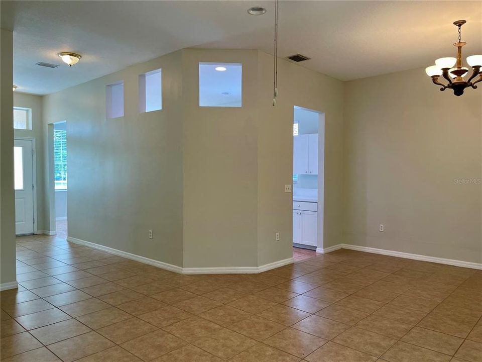 En Venta: $420,000 (3 camas, 2 baños, 1872 Pies cuadrados)
