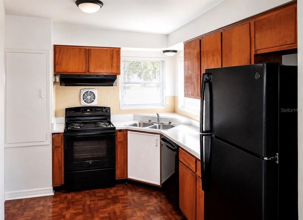 На продажу: $339,000 (2 спален, 1 ванн, 862 Квадратных фут)