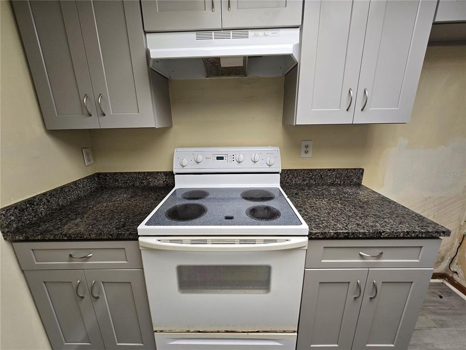 For Sale: $164,000 (2 beds, 2 baths, 1106 Square Feet)
