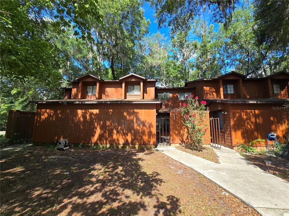 For Sale: $164,000 (2 beds, 2 baths, 1106 Square Feet)