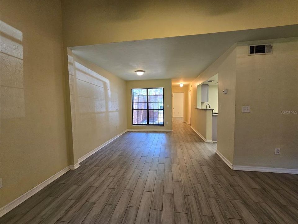 For Sale: $164,000 (2 beds, 2 baths, 1106 Square Feet)