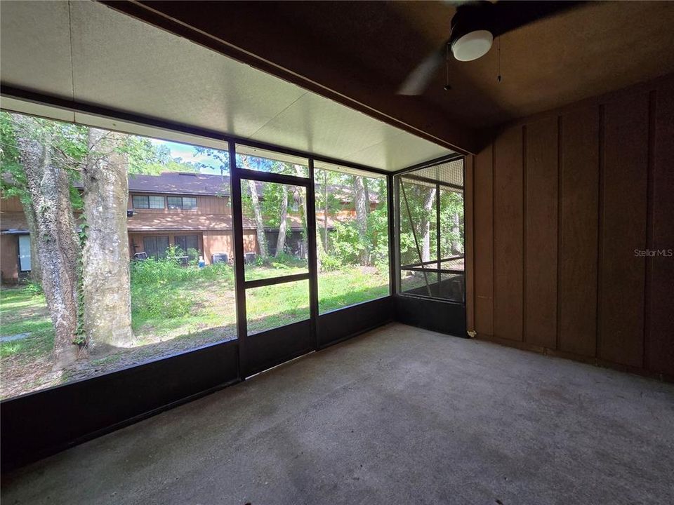 For Sale: $164,000 (2 beds, 2 baths, 1106 Square Feet)
