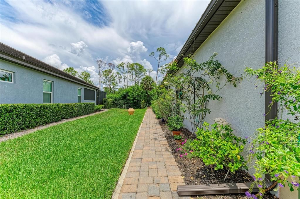For Sale: $849,000 (3 beds, 3 baths, 3343 Square Feet)