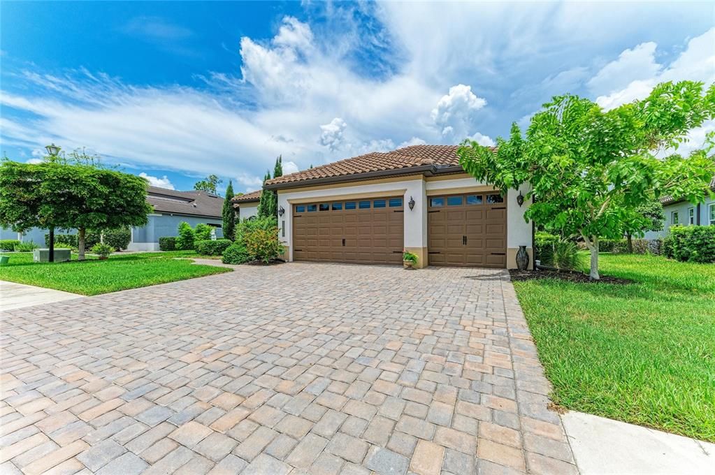 For Sale: $849,000 (3 beds, 3 baths, 3343 Square Feet)