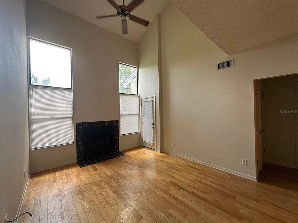 For Rent: $1,200 (1 beds, 1 baths, 666 Square Feet)