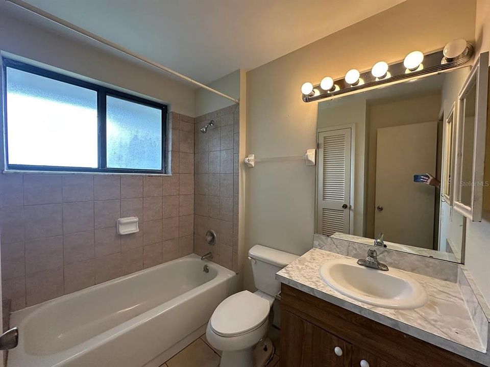 For Rent: $1,200 (1 beds, 1 baths, 666 Square Feet)
