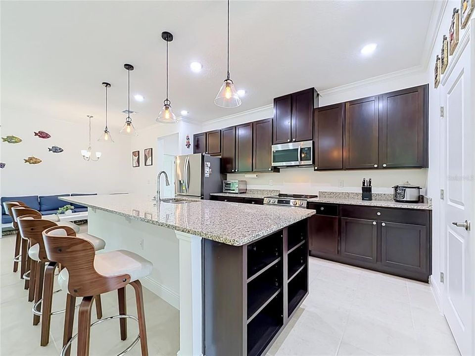 На продажу: $430,000 (4 спален, 3 ванн, 2471 Квадратных фут)