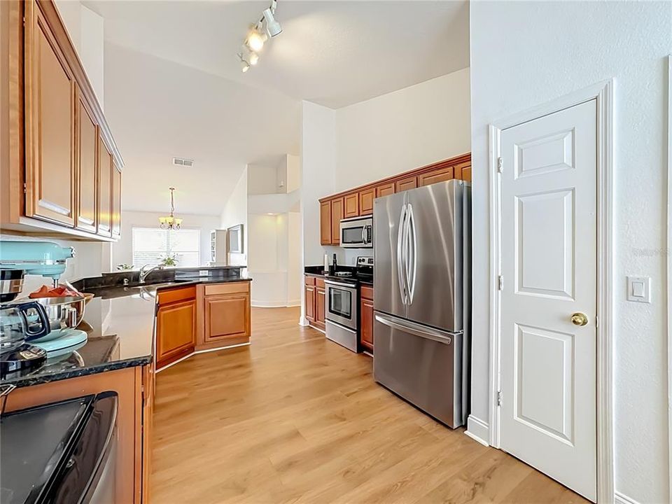 For Sale: $415,000 (4 beds, 2 baths, 1766 Square Feet)