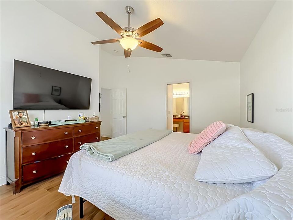 For Sale: $415,000 (4 beds, 2 baths, 1766 Square Feet)