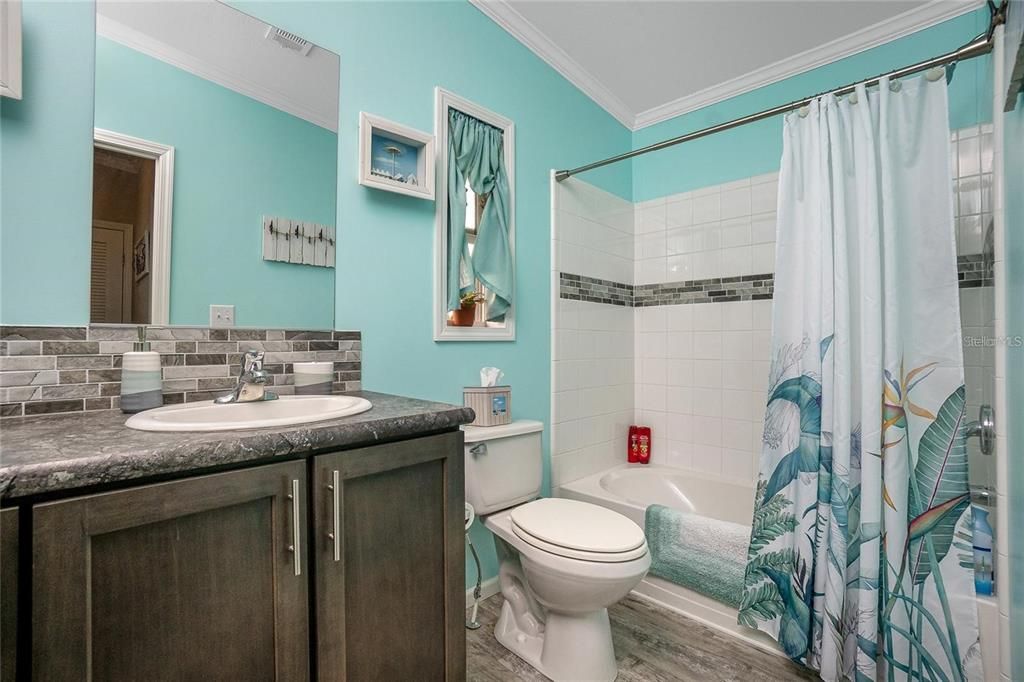 Activo con contrato: $269,000 (3 camas, 2 baños, 1430 Pies cuadrados)