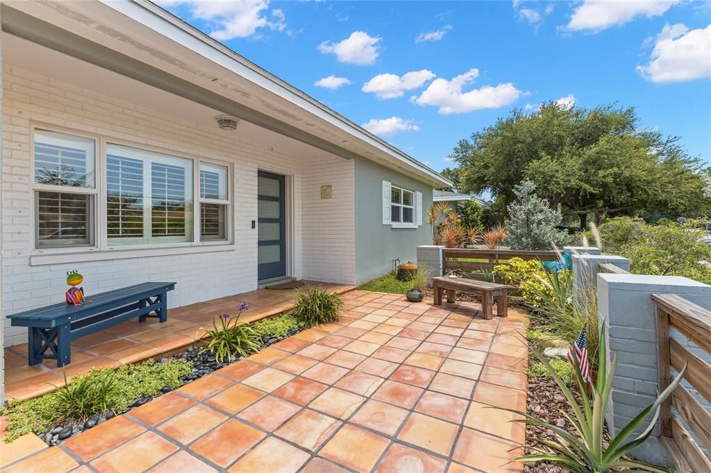 For Sale: $399,900 (2 beds, 1 baths, 1460 Square Feet)