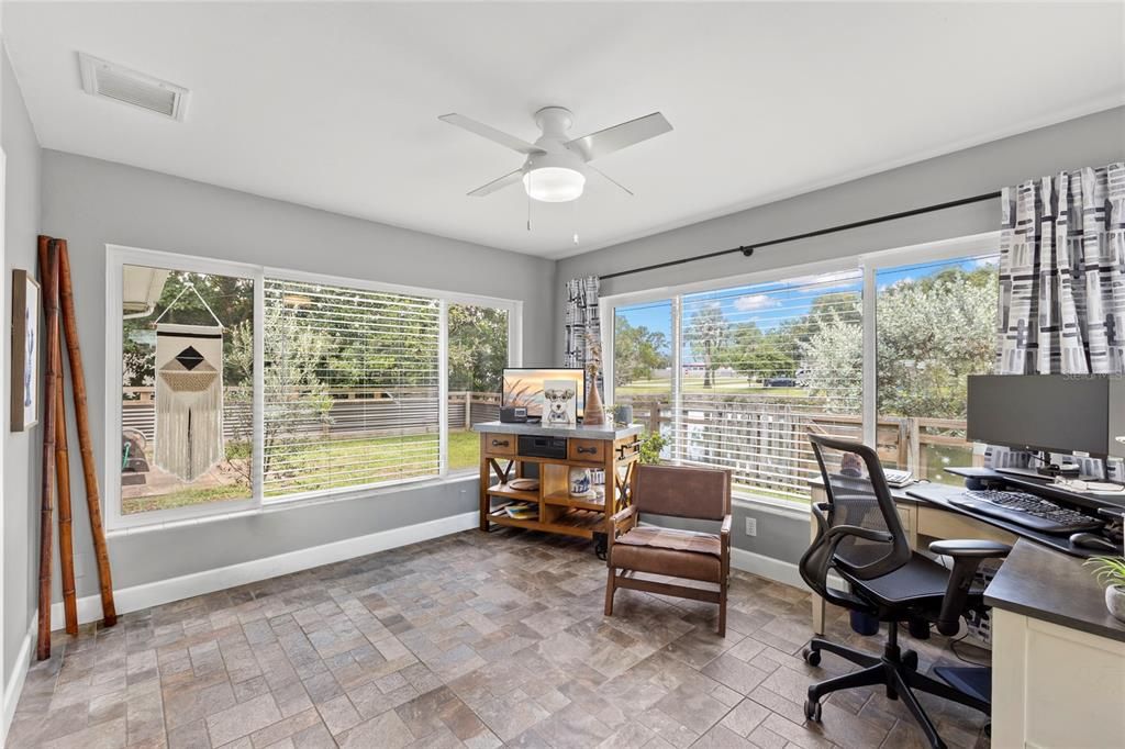 For Sale: $399,900 (2 beds, 1 baths, 1460 Square Feet)