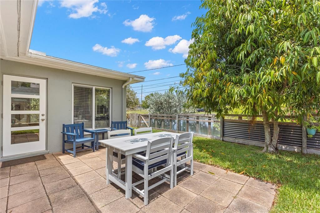 For Sale: $399,900 (2 beds, 1 baths, 1460 Square Feet)