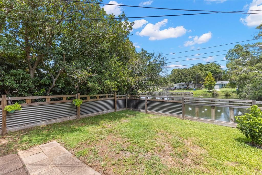 For Sale: $399,900 (2 beds, 1 baths, 1460 Square Feet)
