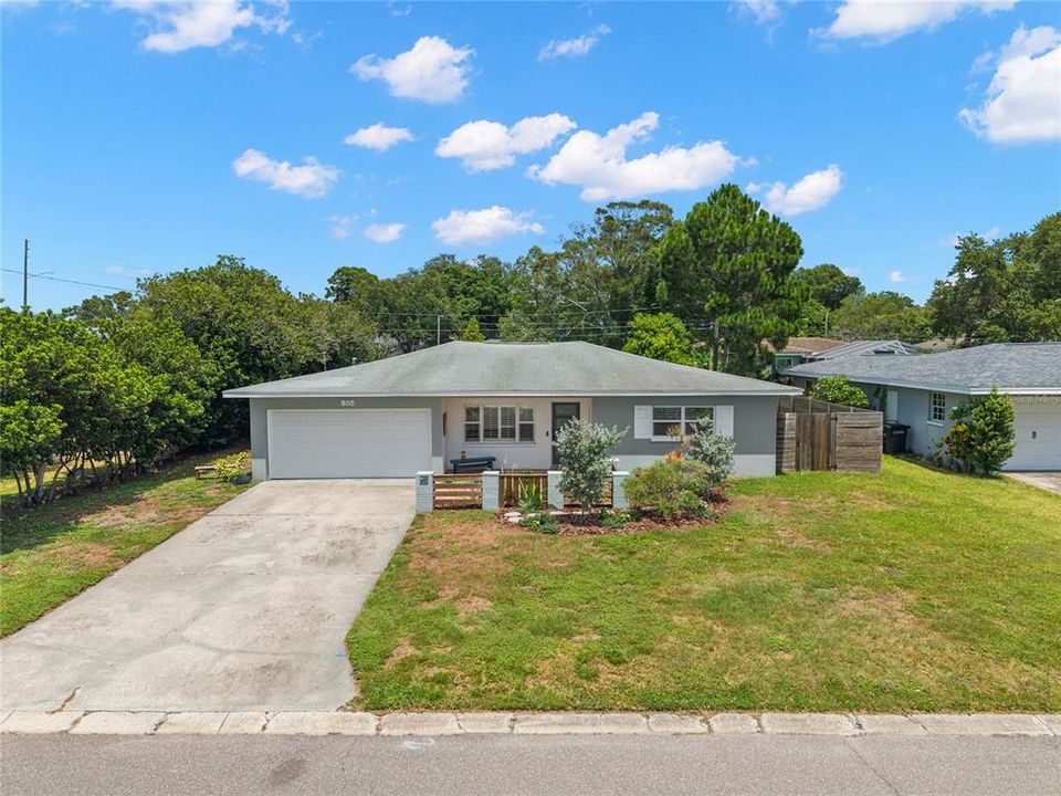 For Sale: $399,900 (2 beds, 1 baths, 1460 Square Feet)