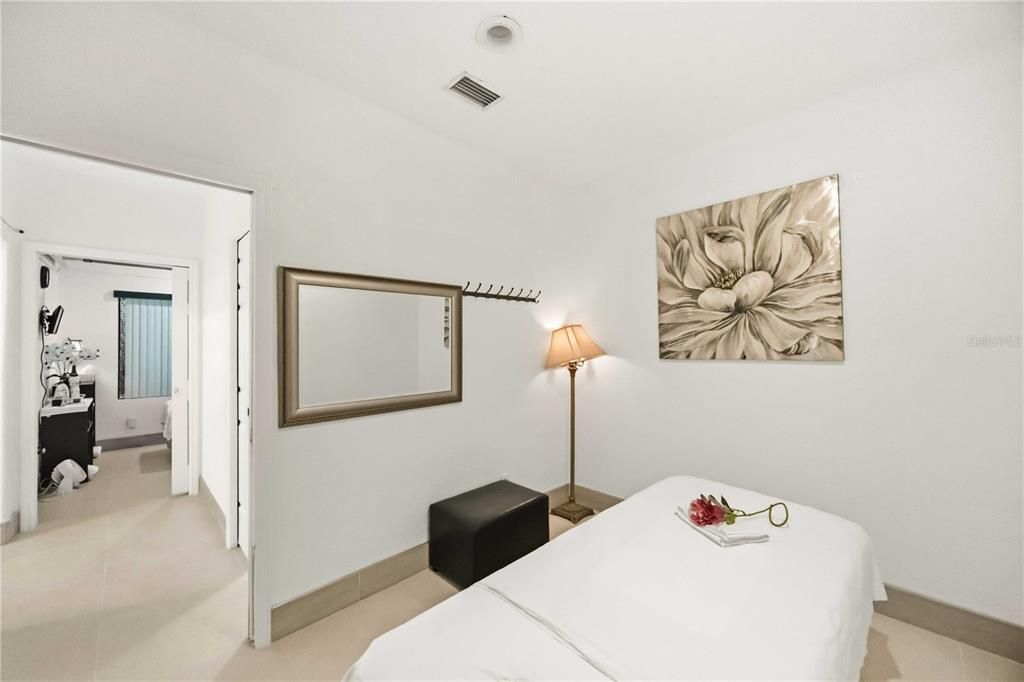 For Sale: $425,000 (0 beds, 0 baths, 1384 Square Feet)
