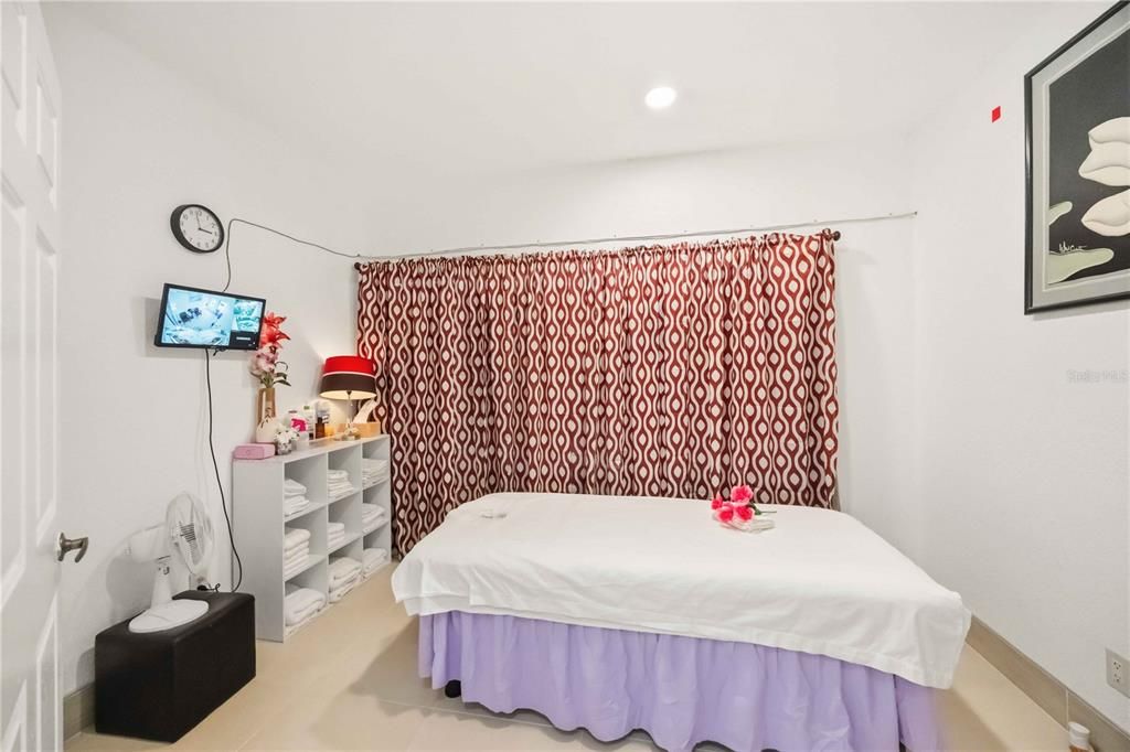 For Sale: $425,000 (0 beds, 0 baths, 1384 Square Feet)