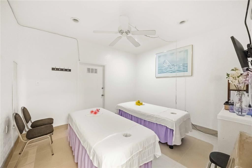 For Sale: $425,000 (0 beds, 0 baths, 1384 Square Feet)