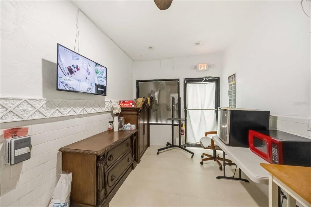 For Sale: $425,000 (0 beds, 0 baths, 1384 Square Feet)