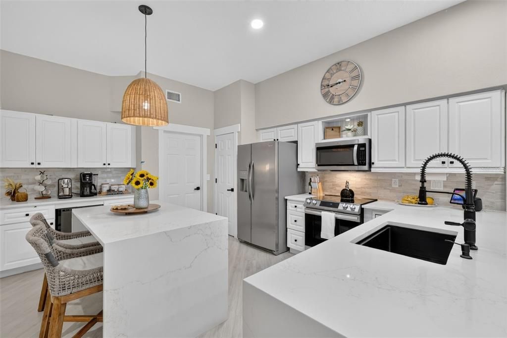 For Sale: $399,000 (3 beds, 2 baths, 1822 Square Feet)
