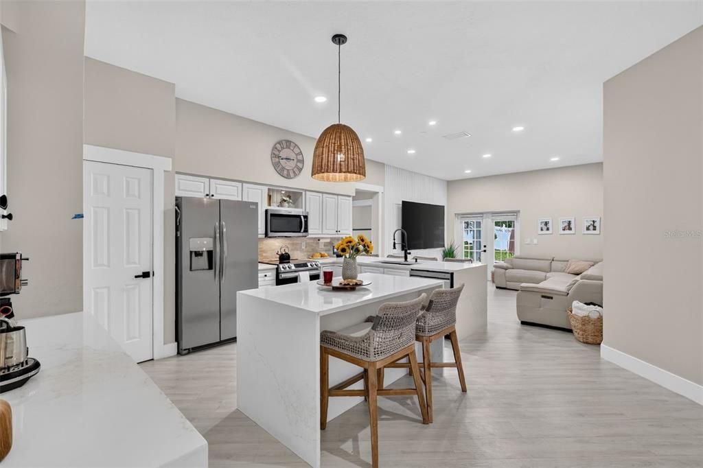 For Sale: $399,000 (3 beds, 2 baths, 1822 Square Feet)