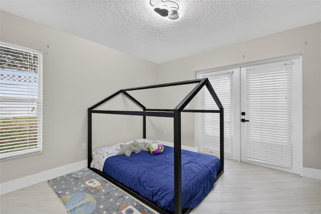 For Sale: $399,000 (3 beds, 2 baths, 1822 Square Feet)