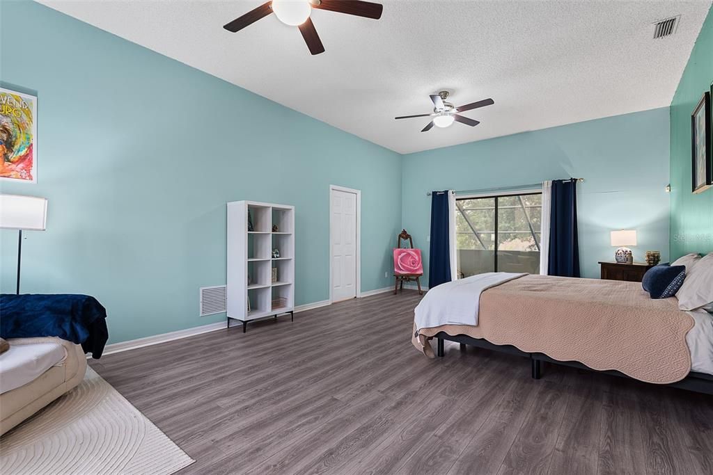 For Sale: $599,900 (4 beds, 2 baths, 2506 Square Feet)