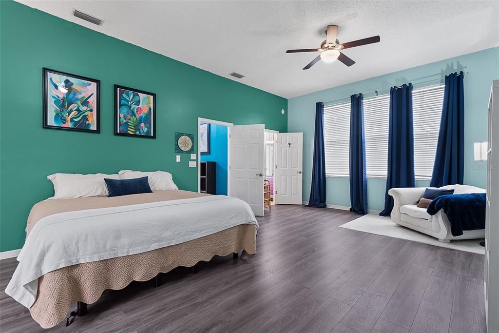 For Sale: $599,900 (4 beds, 2 baths, 2506 Square Feet)