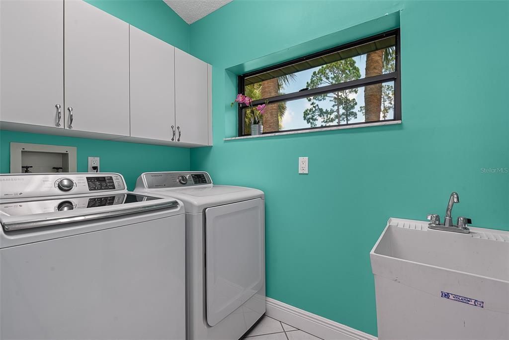 For Sale: $599,900 (4 beds, 2 baths, 2506 Square Feet)