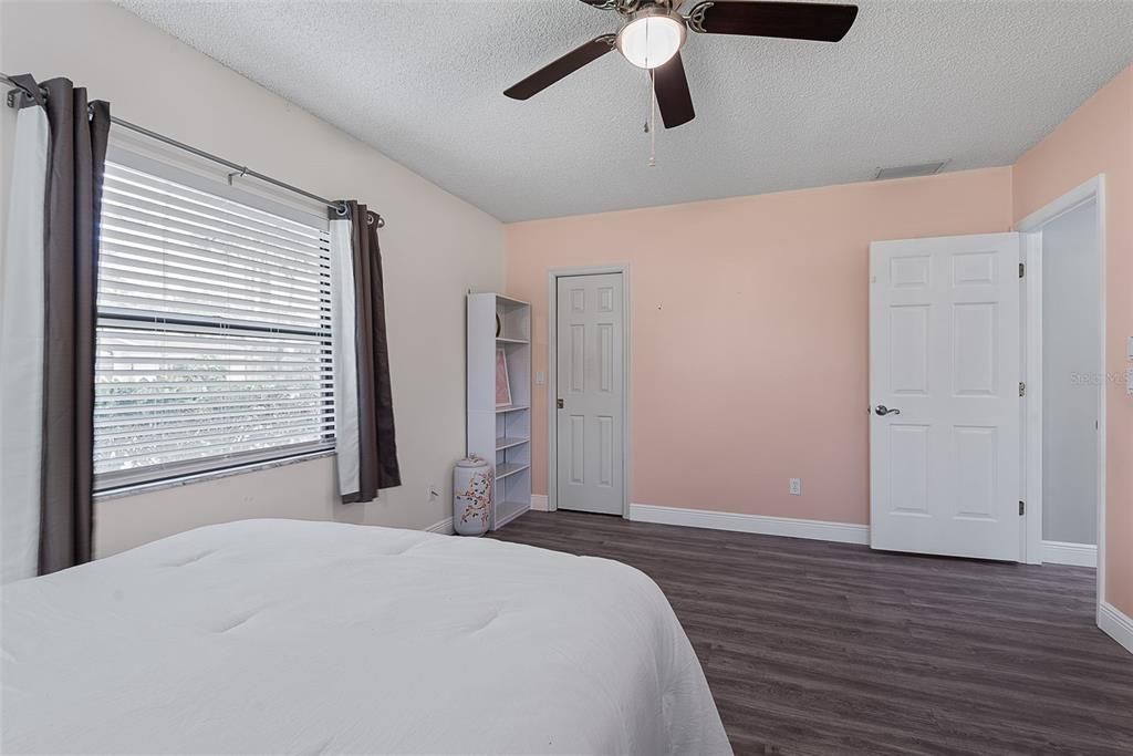 For Sale: $599,900 (4 beds, 2 baths, 2506 Square Feet)