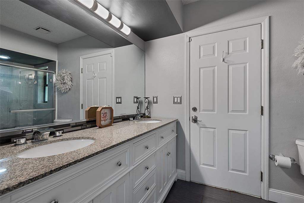 For Sale: $599,900 (4 beds, 2 baths, 2506 Square Feet)
