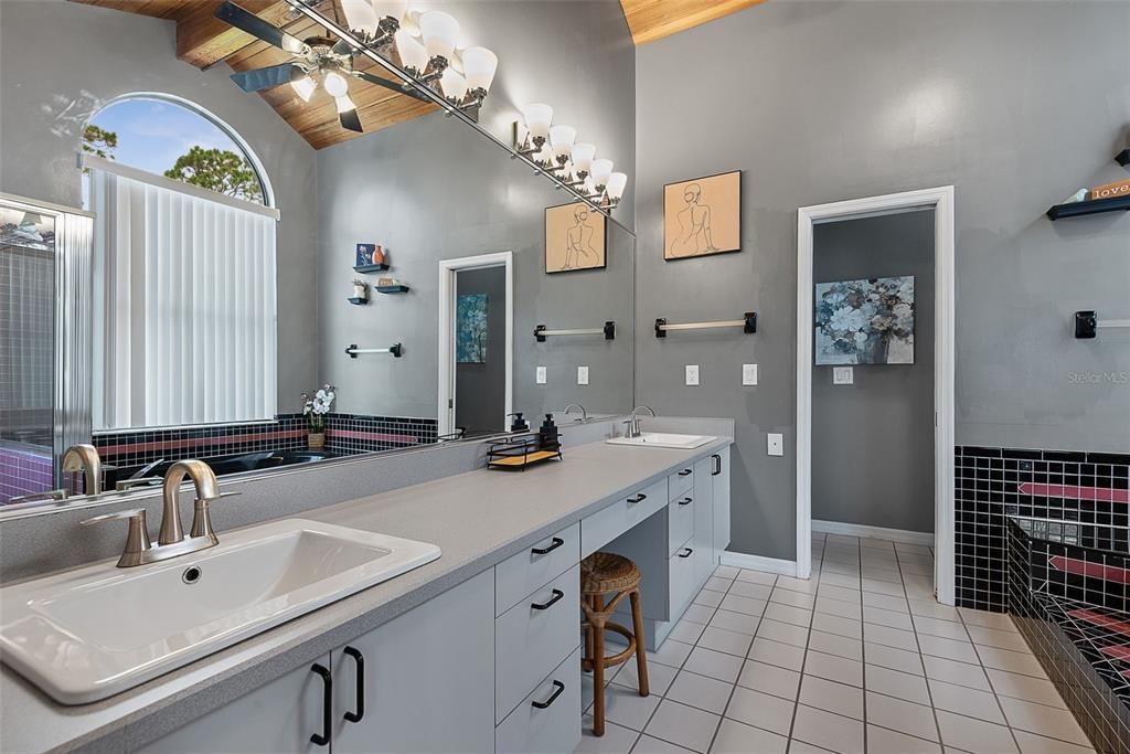 For Sale: $599,900 (4 beds, 2 baths, 2506 Square Feet)