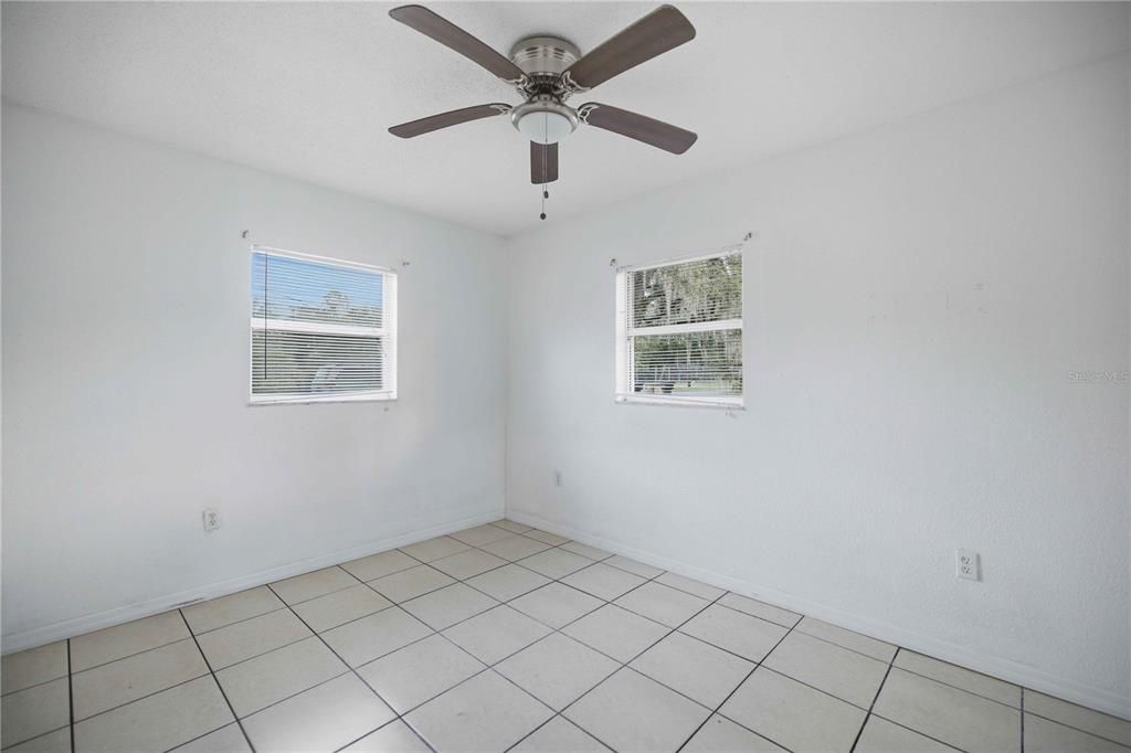 For Rent: $1,200 (2 beds, 1 baths, 850 Square Feet)