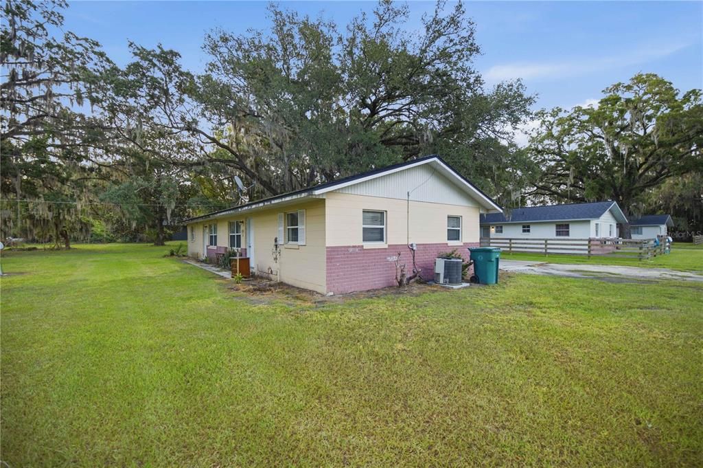For Rent: $1,200 (2 beds, 1 baths, 850 Square Feet)