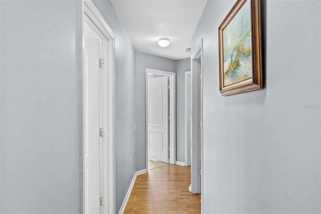 Под контрактом: $349,900 (4 спален, 2 ванн, 1956 Квадратных фут)
