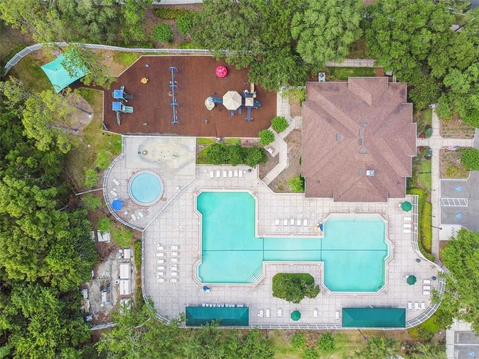 Под контрактом: $349,900 (4 спален, 2 ванн, 1956 Квадратных фут)