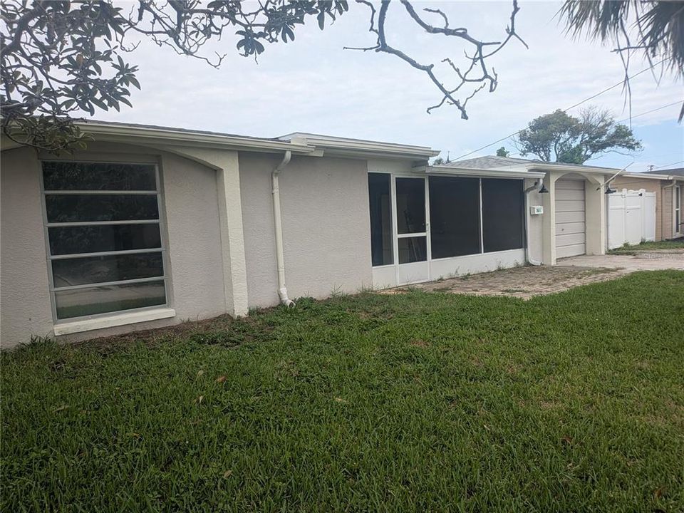 For Sale: $280,000 (2 beds, 1 baths, 1157 Square Feet)