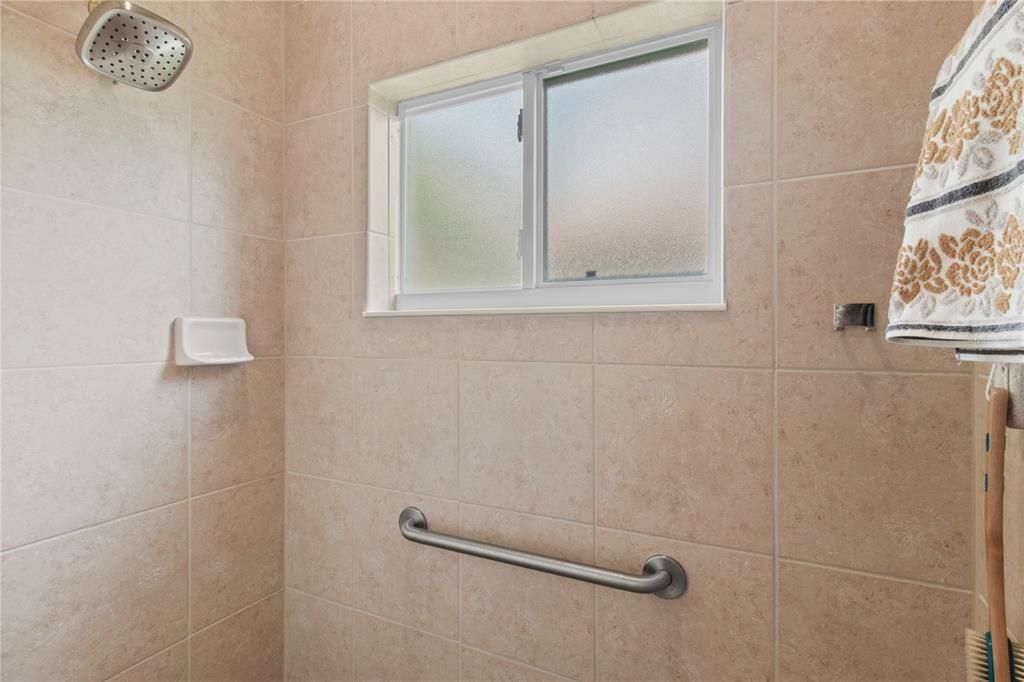На продажу: $490,000 (2 спален, 2 ванн, 1951 Квадратных фут)