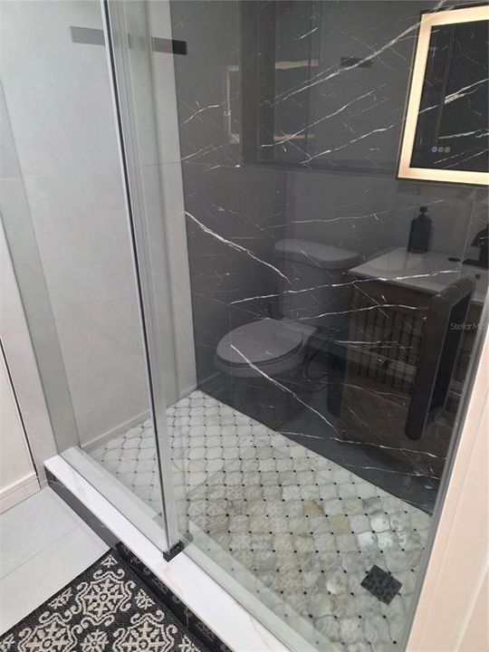 For Sale: $275,000 (2 beds, 1 baths, 840 Square Feet)