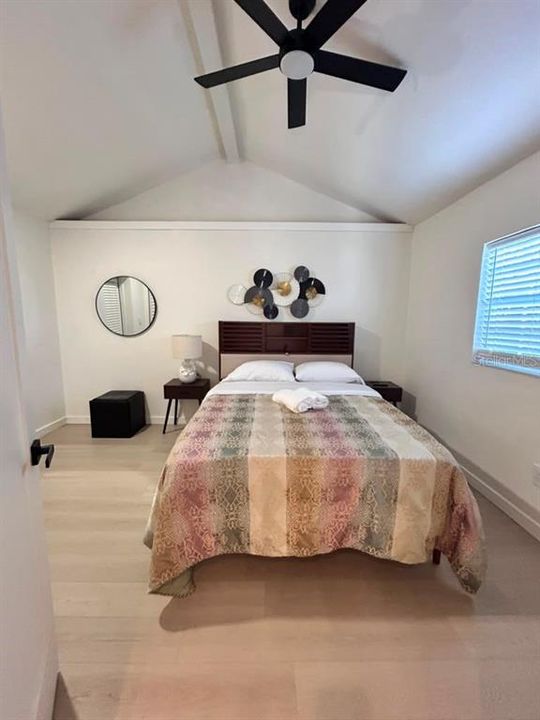For Sale: $275,000 (2 beds, 1 baths, 840 Square Feet)
