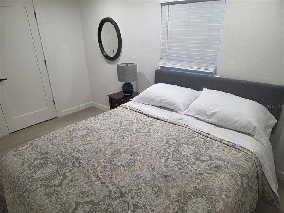 For Sale: $275,000 (2 beds, 1 baths, 840 Square Feet)